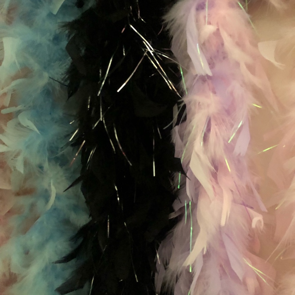 ⭐️ Full Vintage feather boa black with silver accents 6 feet long (72”)